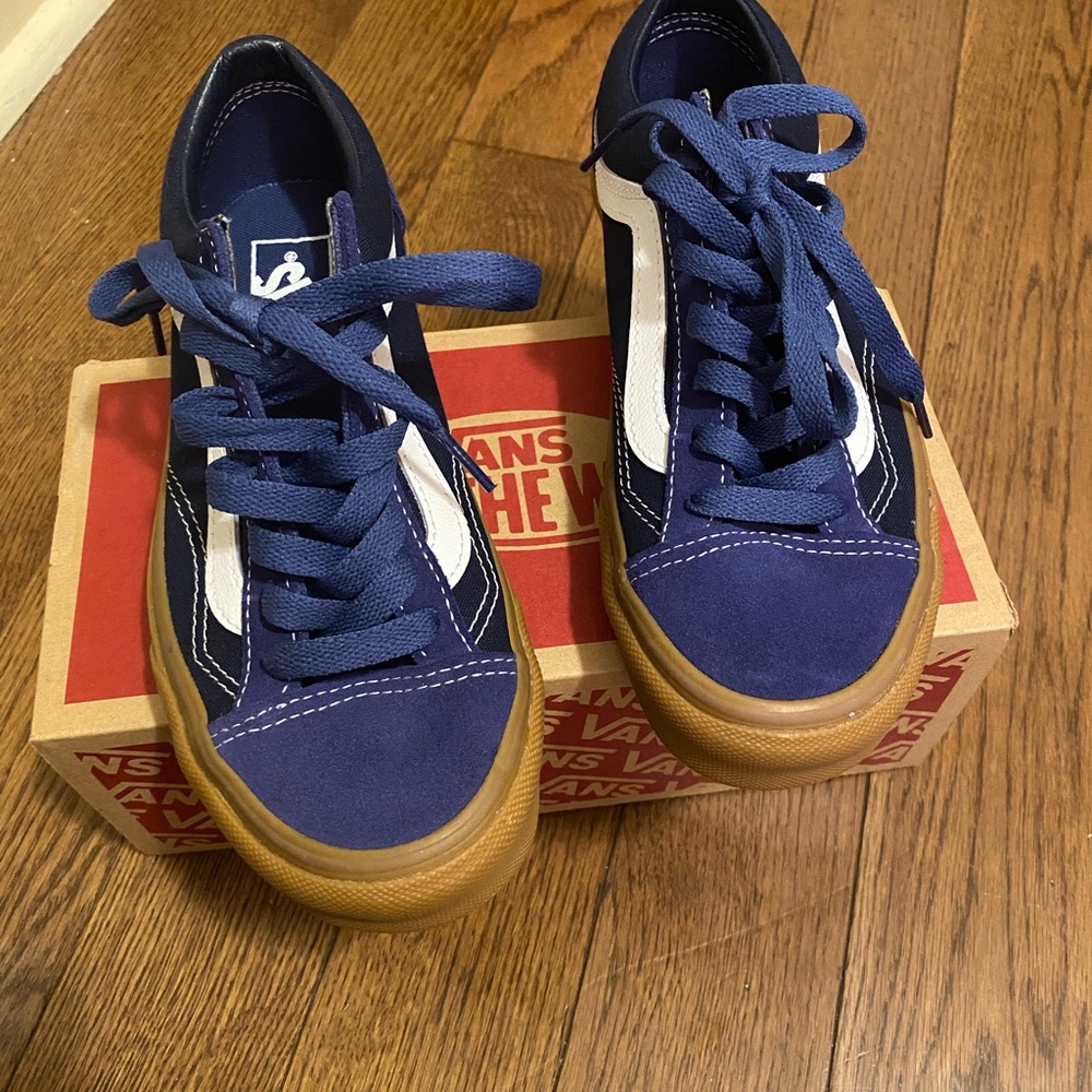 women’s size 6.5 brand new with box.